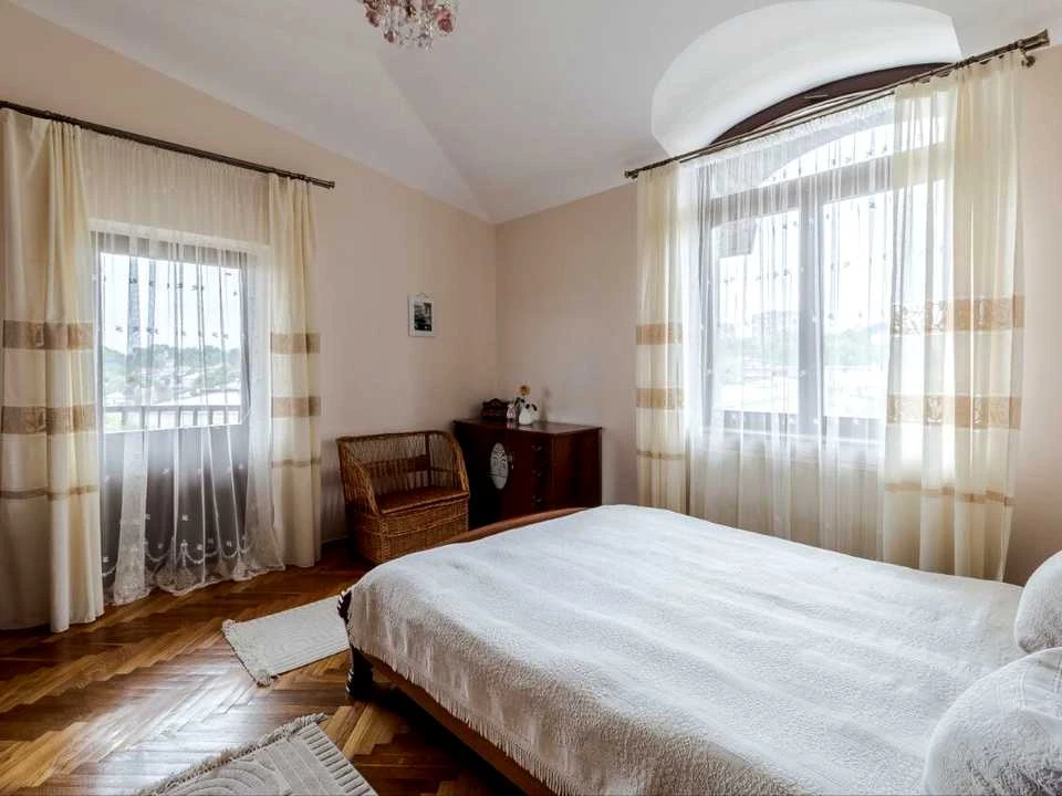 Квартира. Львів, Іларіона Свєнціцького вул.