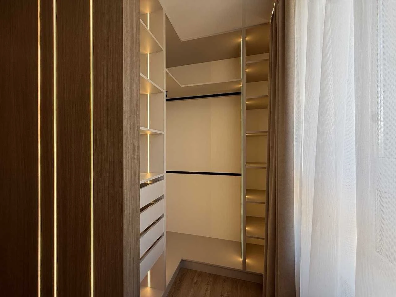 4 кім Дворівнева  квартира 132 м²  AVALON FLEX  вул Топольна