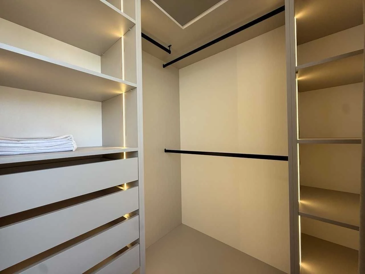 4 кім Дворівнева  квартира 132 м²  AVALON FLEX  вул Топольна