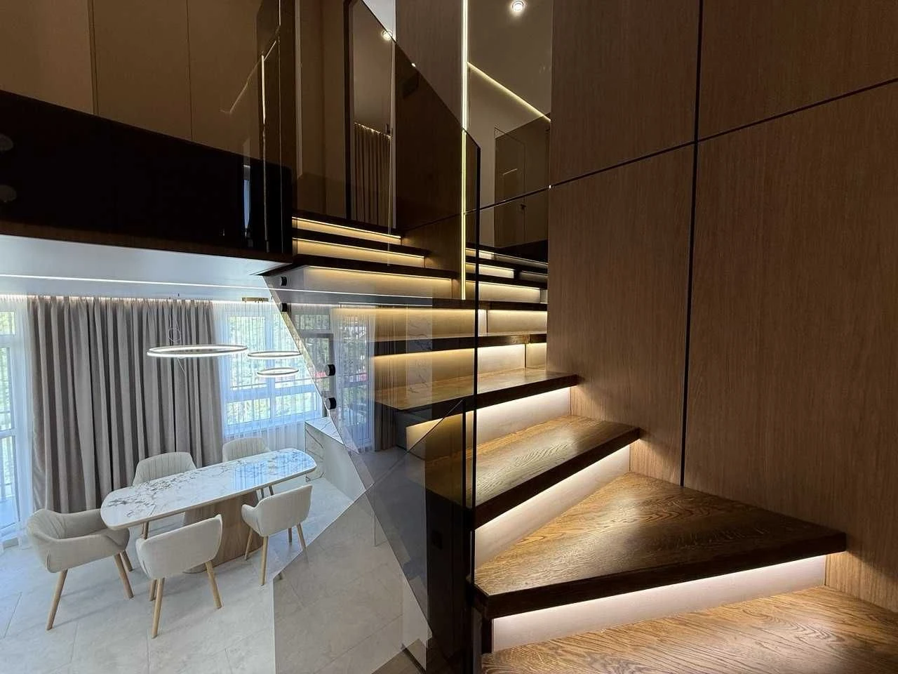4 кім Дворівнева  квартира 132 м²  AVALON FLEX  вул Топольна