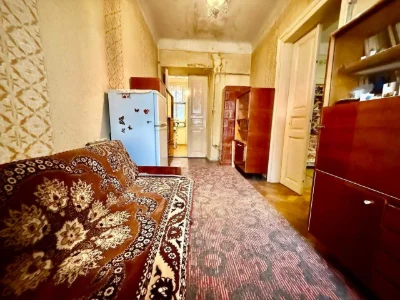 Продаж трьохкімнатної квартири