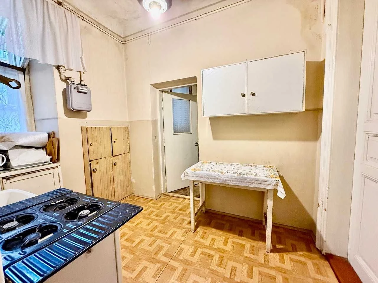 Продаж трьохкімнатної квартири