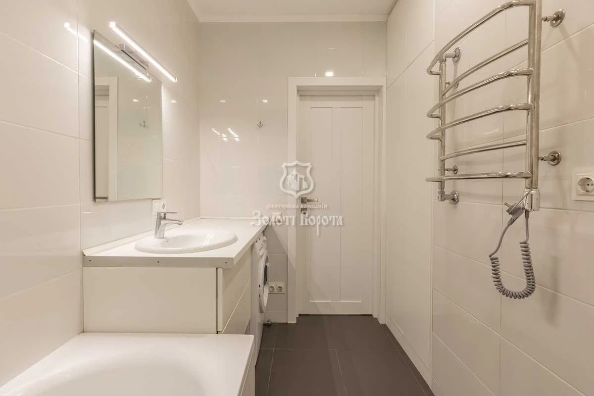 Продаж 2-кімнатної квартири 54.6 м², Деміївська вул., 13