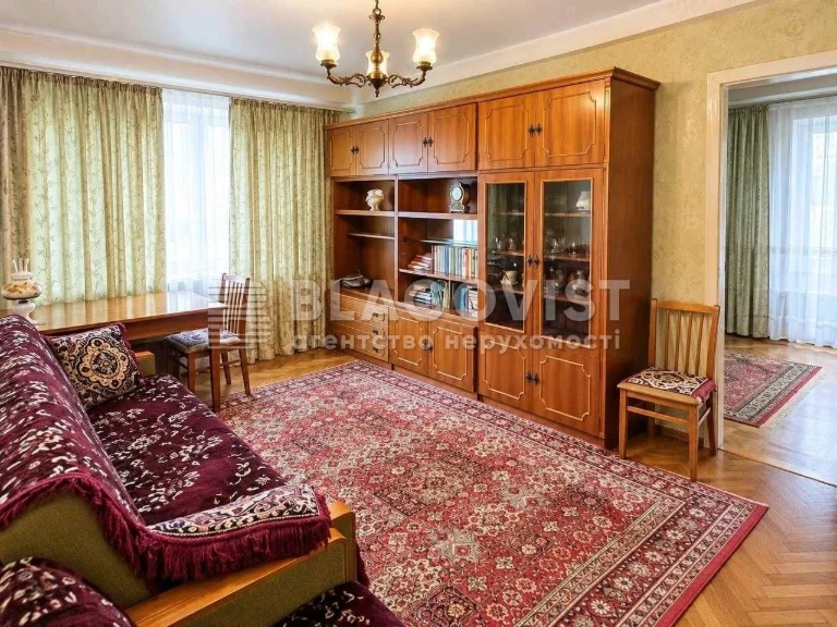 Продається 2-кімнатна квартира на проспекті Леся Курбаса,2/1