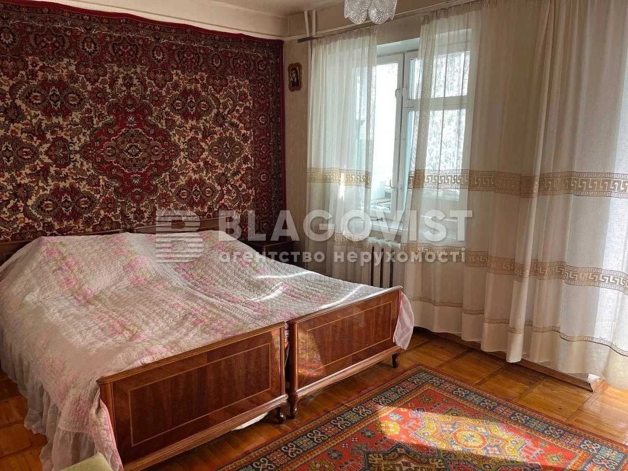 Продається 2-кімнатна квартира на проспекті Леся Курбаса,2/1