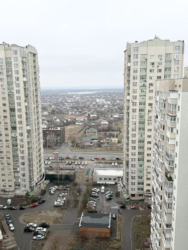 Продаж 3к квартири Генератор. ЖК Троєщина 104м2 з гарним рем