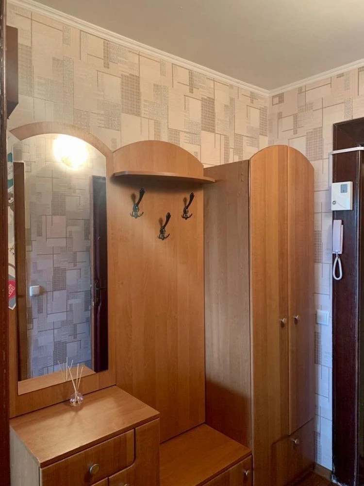 Продаж 1кім Квартири Михайла Котельникова 80