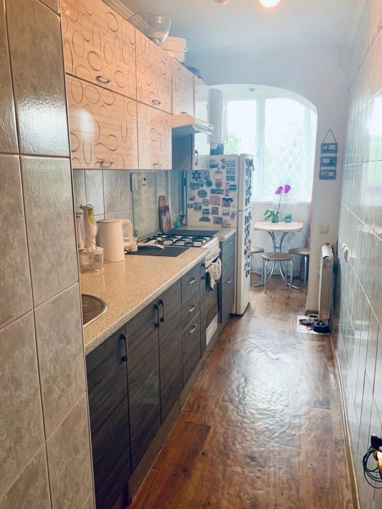 Продаж 1кім Квартири Михайла Котельникова 80