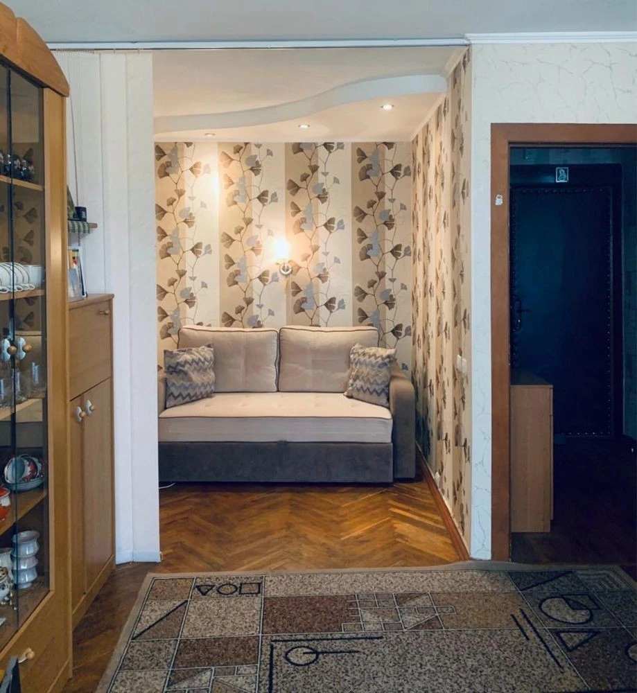 Продаж 1кім Квартири Михайла Котельникова 80