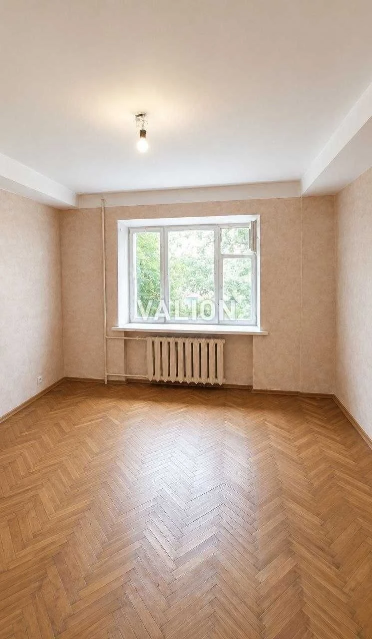 Продаж 3-кімнатної квартири біля метро КПІ - Берестейський п