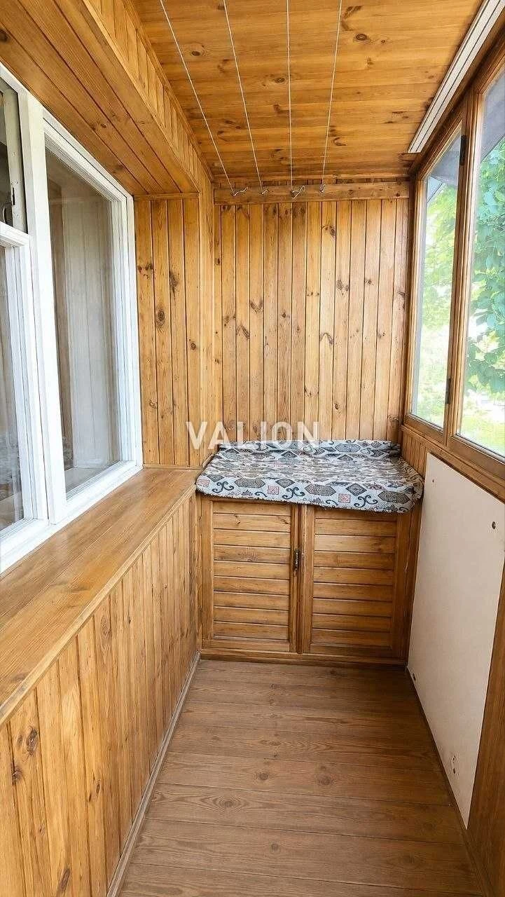 Продаж 3-кімнатної квартири біля метро КПІ - Берестейський п