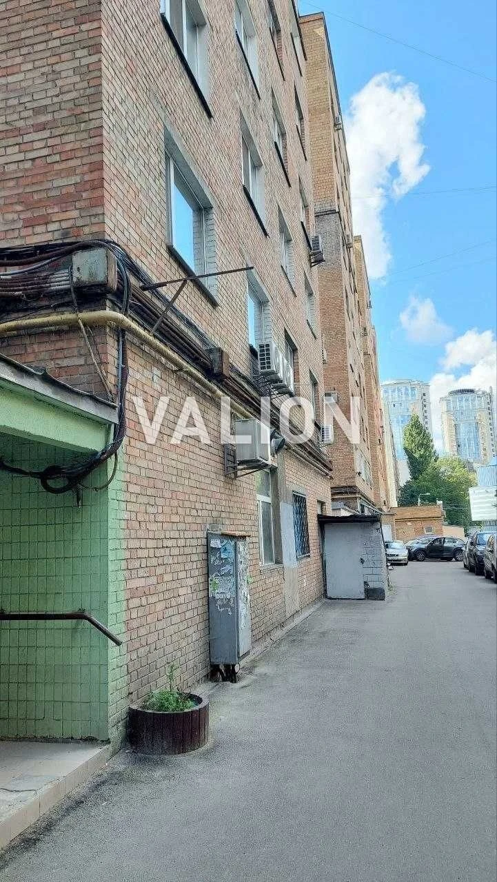 Продаж 3-кімнатної квартири біля метро КПІ - Берестейський п