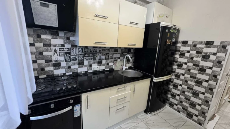Продаж 3-кімнатної квартири 48 м², Тампере вул., 8Б