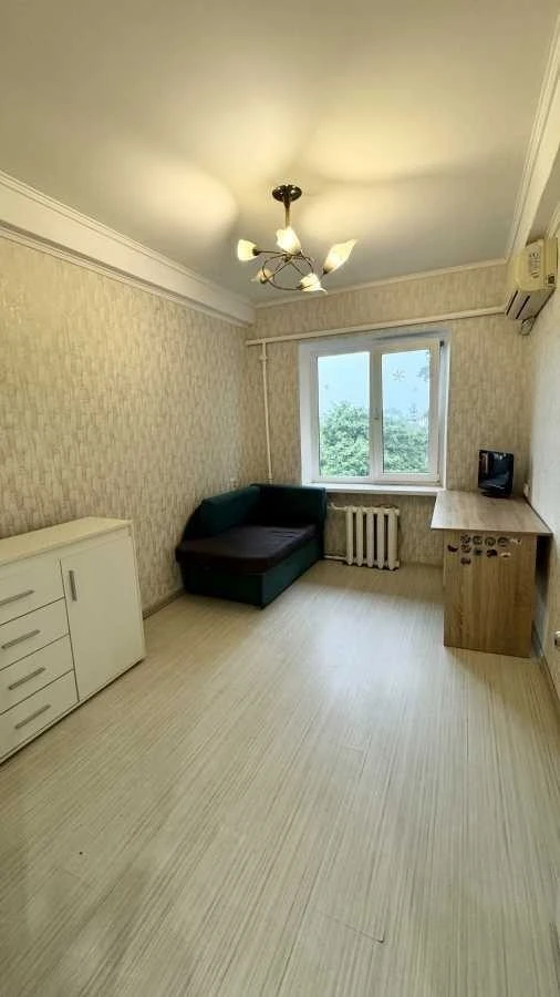 Продаж 3-кімнатної квартири 48 м², Тампере вул., 8Б