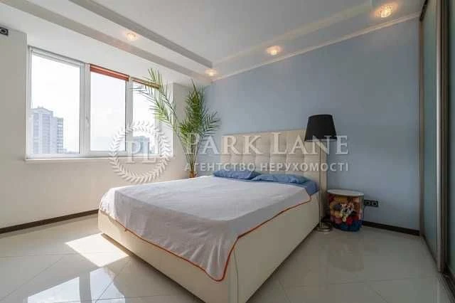 Продаж ексклюзивної 2-к квартири в Солом"янському районі