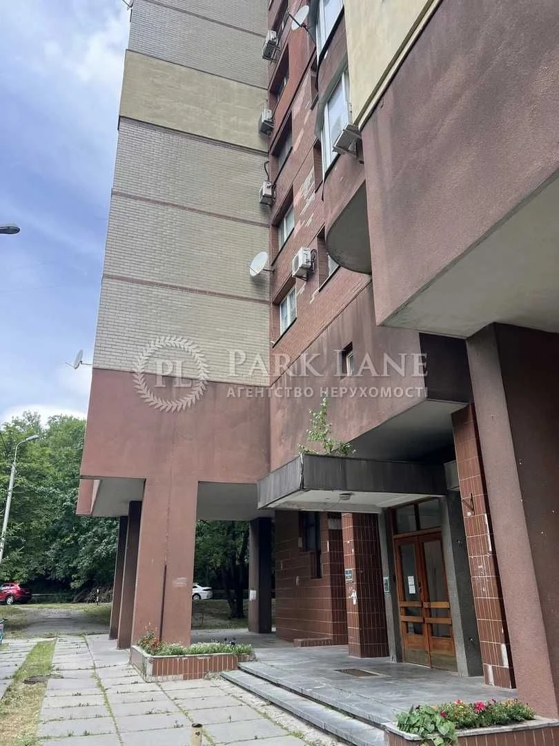 Продаж 3к квартири Центр Печерськ Царське село вул Старонаво