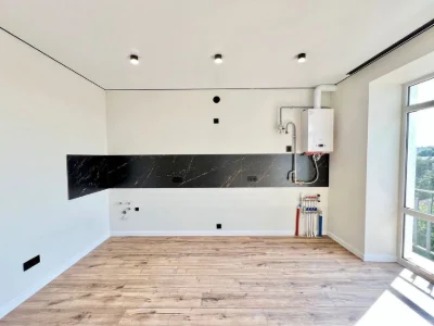 New 1-room apartment in the center with a balcony!