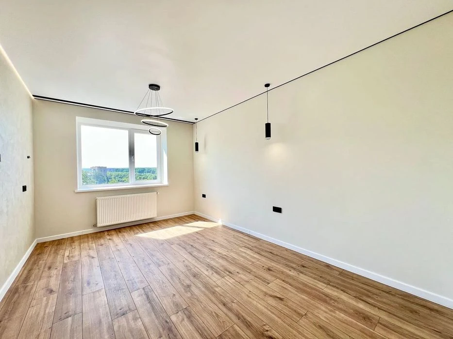 New 1-room apartment in the center with a balcony!