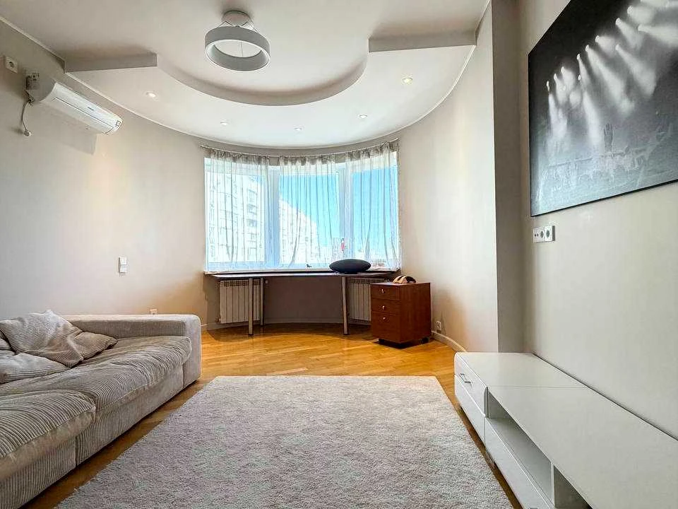 Квартира. Київ, Ігоря Шамо бульв. (Олексія Давидова)
