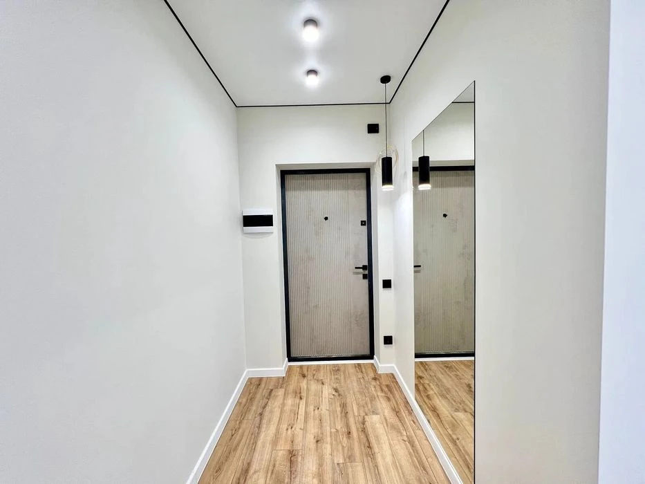 New 1-room apartment in the center with a balcony!