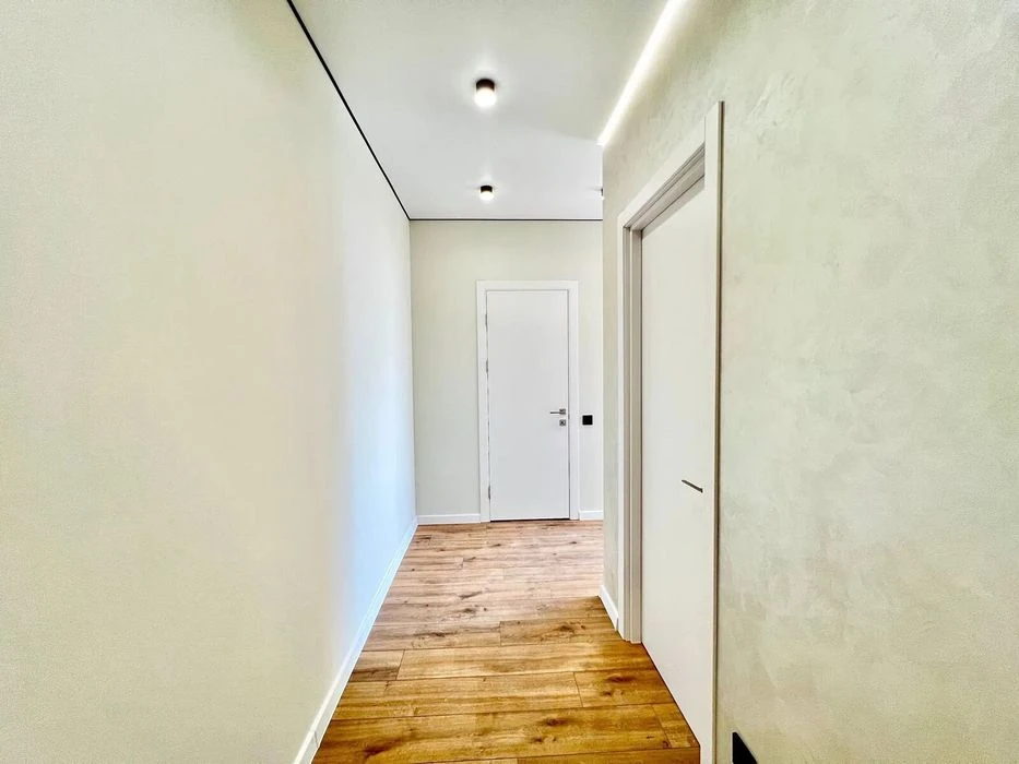 New 1-room apartment in the center with a balcony!
