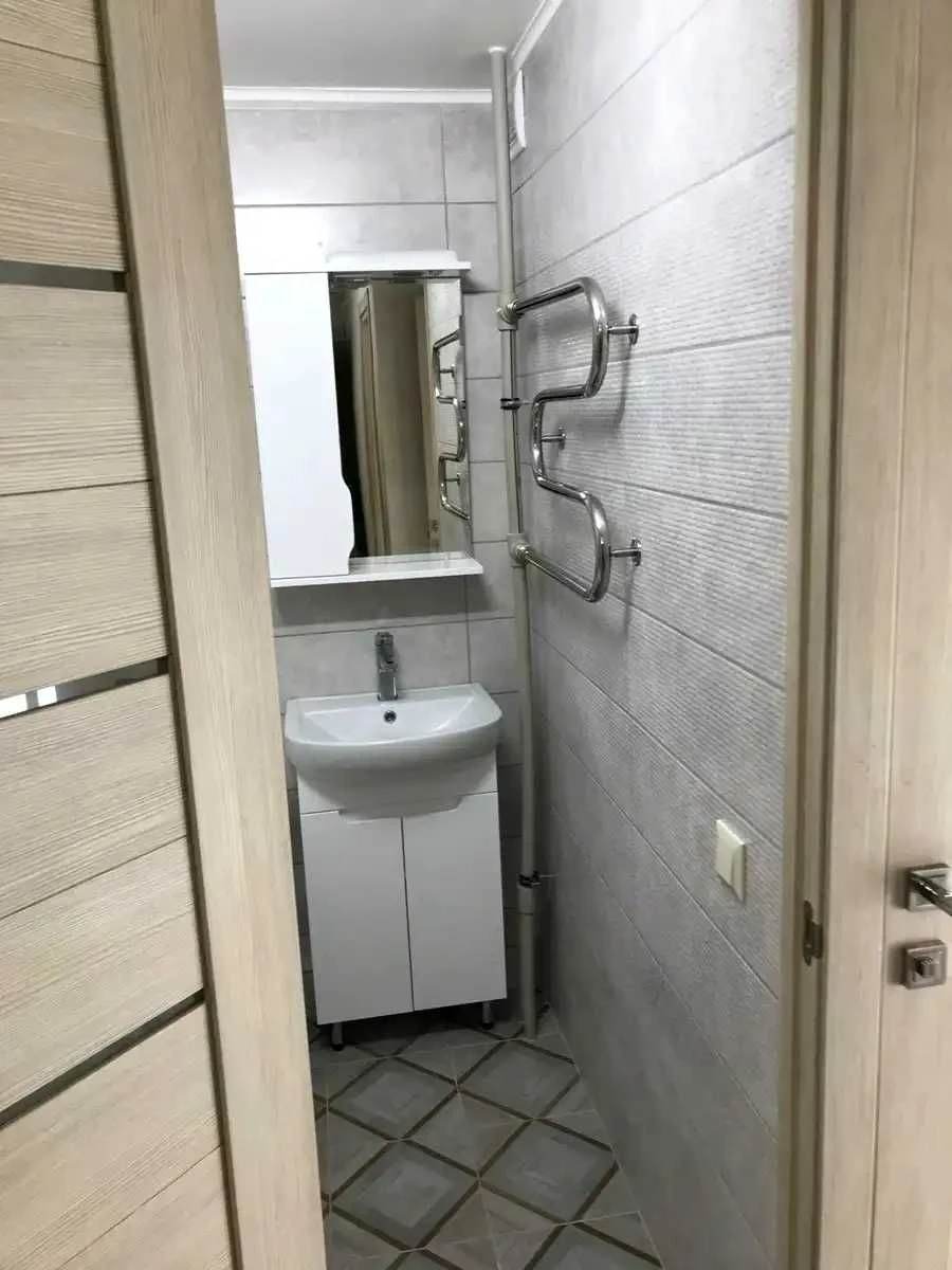 Продаж 2к квартири Оболонь Йорданська 2А новий ремонт метро
