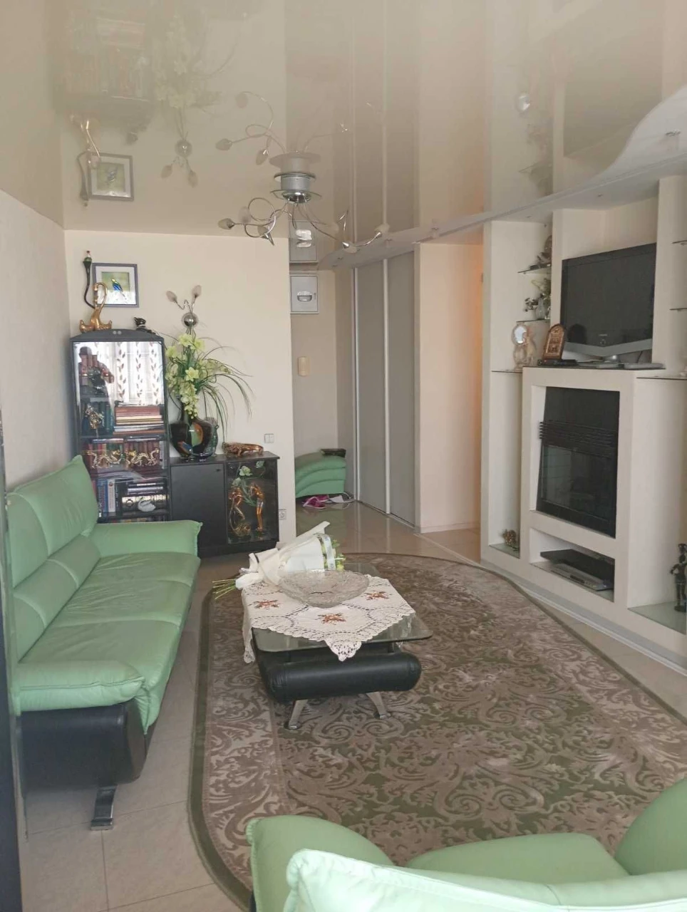 Продам 2-кімнатну квартиру в самому центрі міста — вул. Ширш