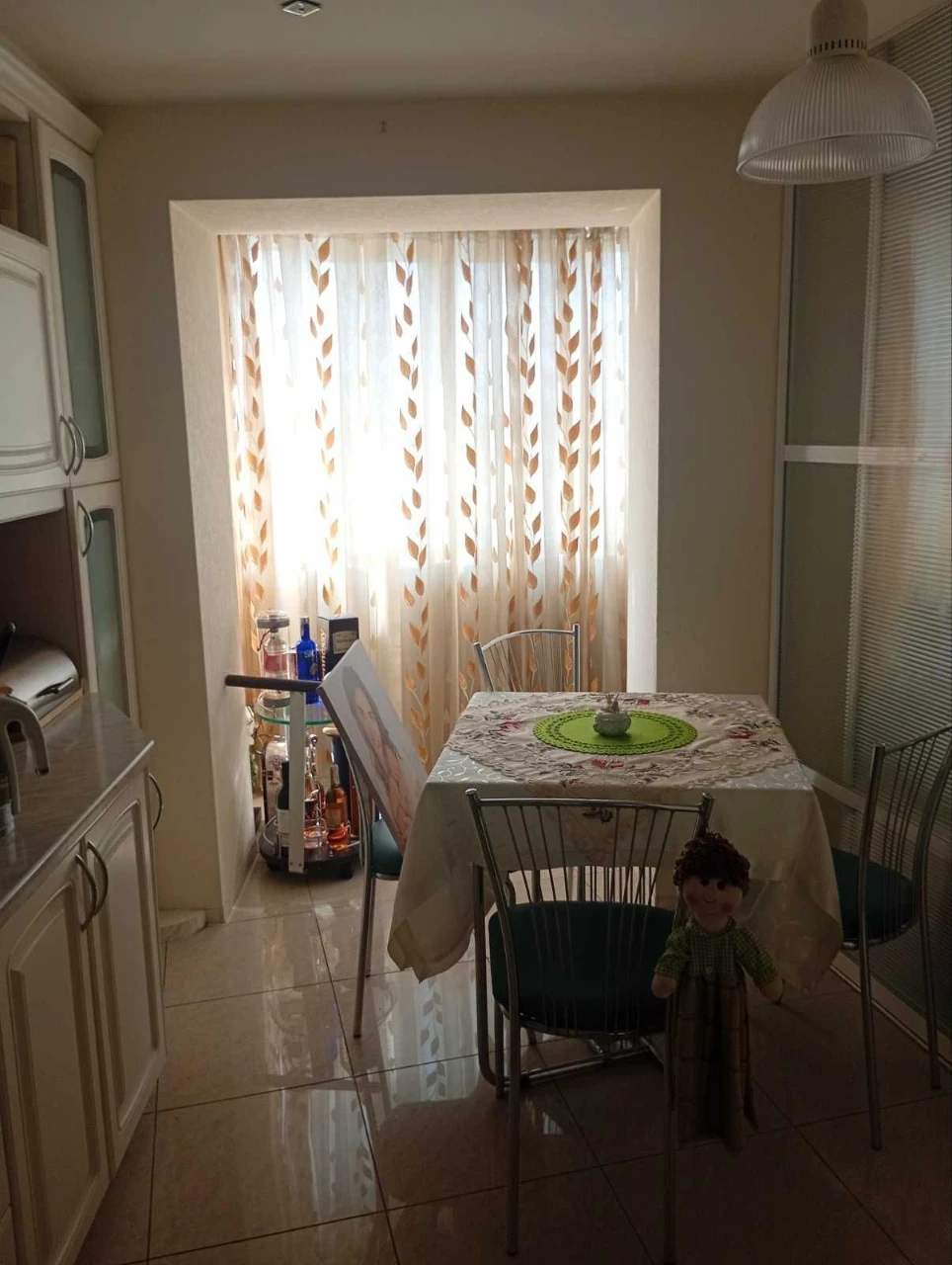 Продам 2-кімнатну квартиру в самому центрі міста — вул. Ширш