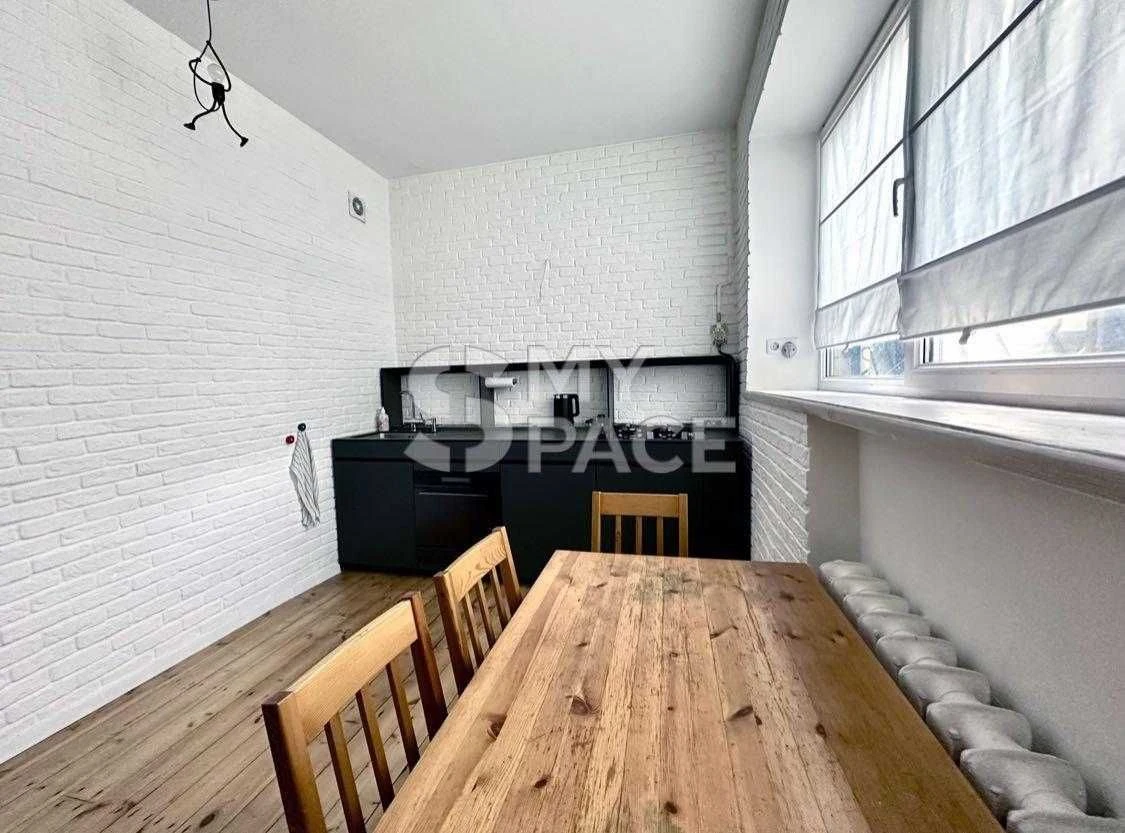 Продаж 4к квартири 127 м² Грушевського 34А Арсенальна Центр