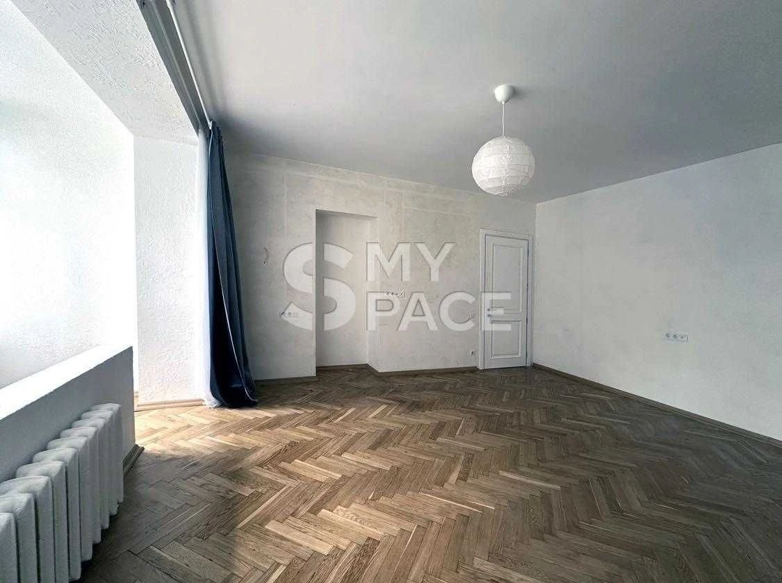 Продаж 4к квартири 127 м² Грушевського 34А Арсенальна Центр
