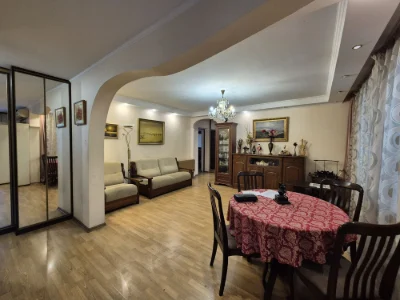 Продаж 3к квартира 70квм Ковпака 4 метро Палац Україна