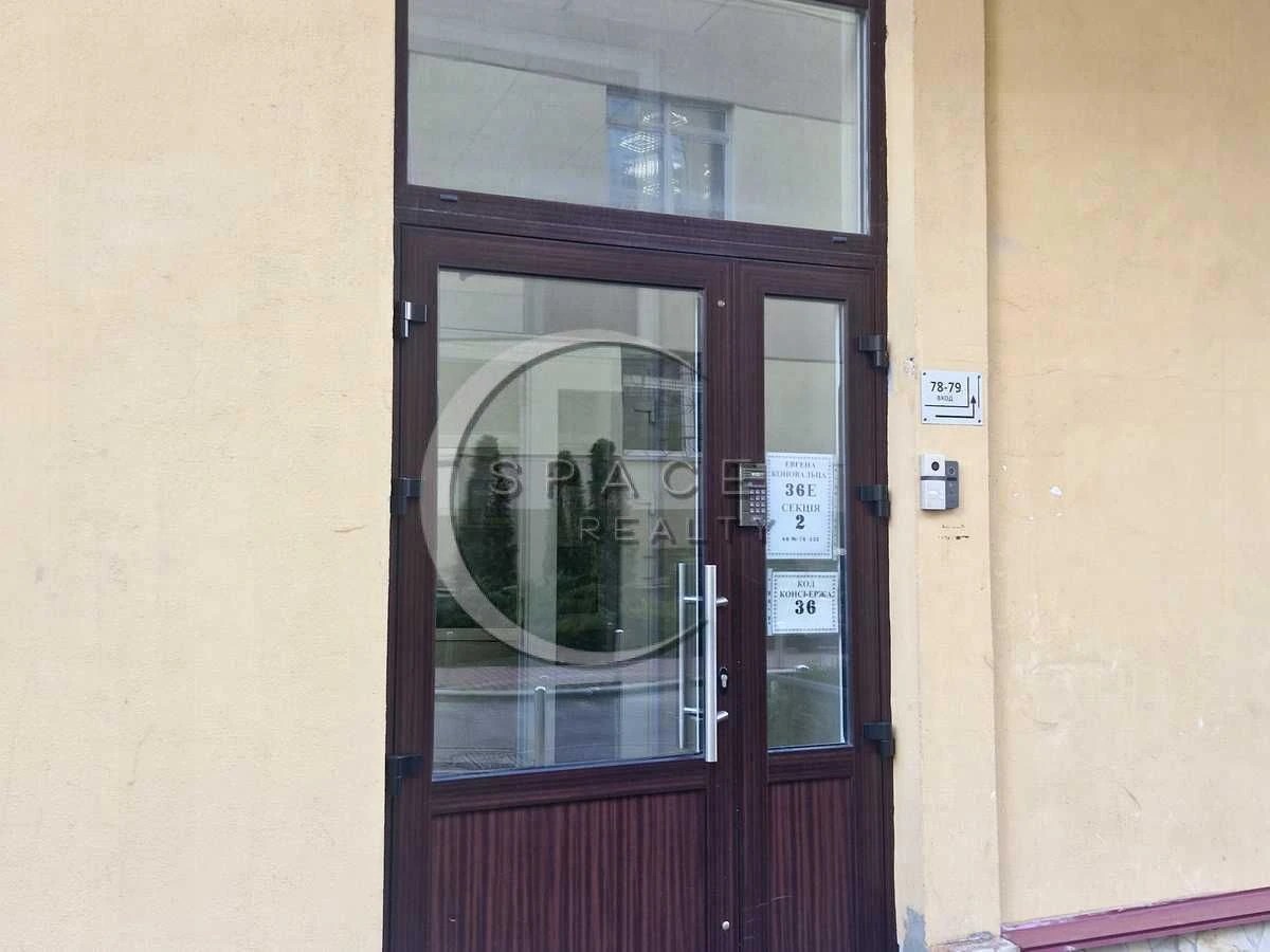 Продаж 1 кімнатної квартири студії по вул. Євгена Коновальця
