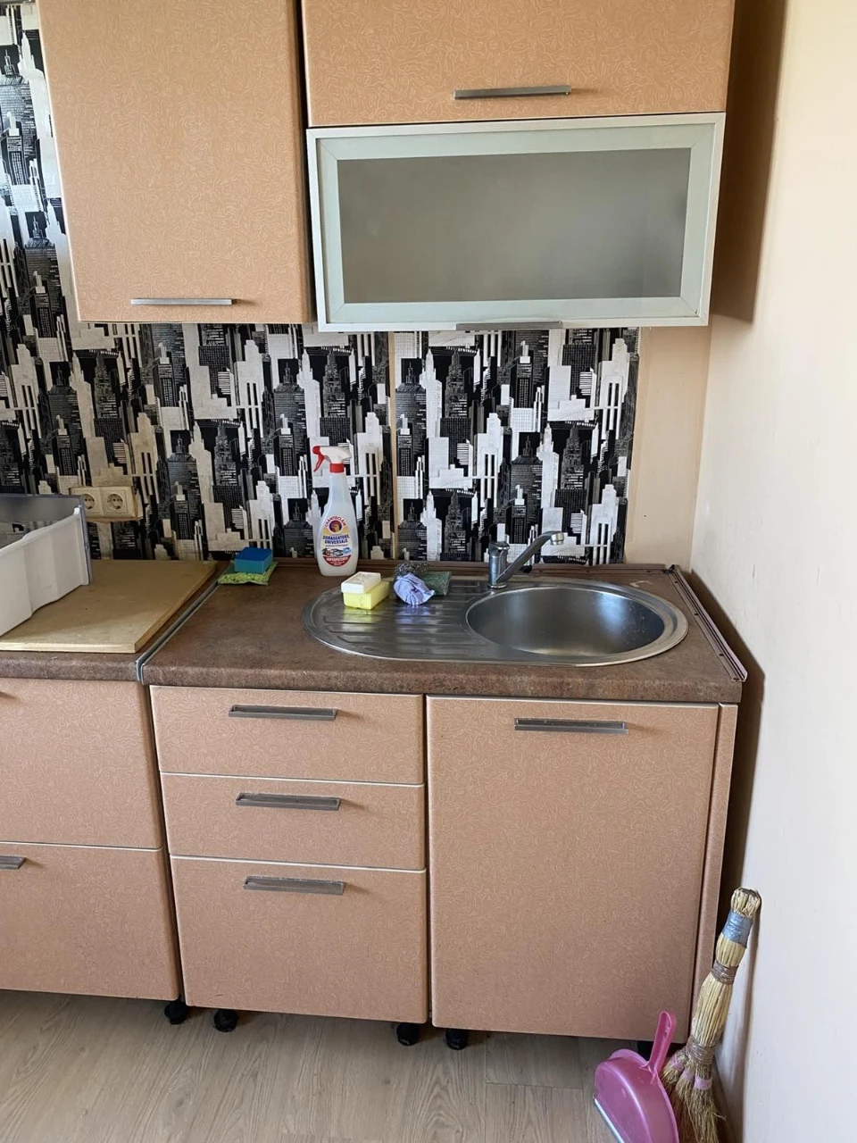 Продам 1к.ул.Ермоловой д.48, с ремонтом,40м2,цена 28.500$