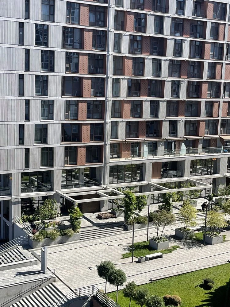 Продам 3-кімнатну квартиру біля парку Глоби