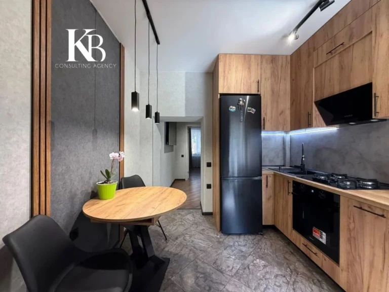 Продам 2 кімнатну квартиру вул. Шухевича