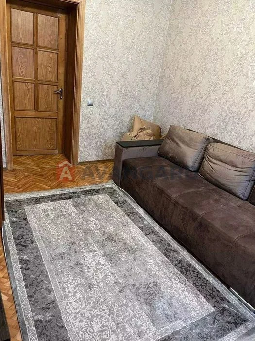 Продам 3-к квартиру біля Березинського ринку.