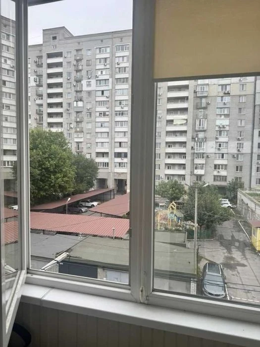 Продаж 2к квартири Робоча,  Національної гвардії вул.  Чечел