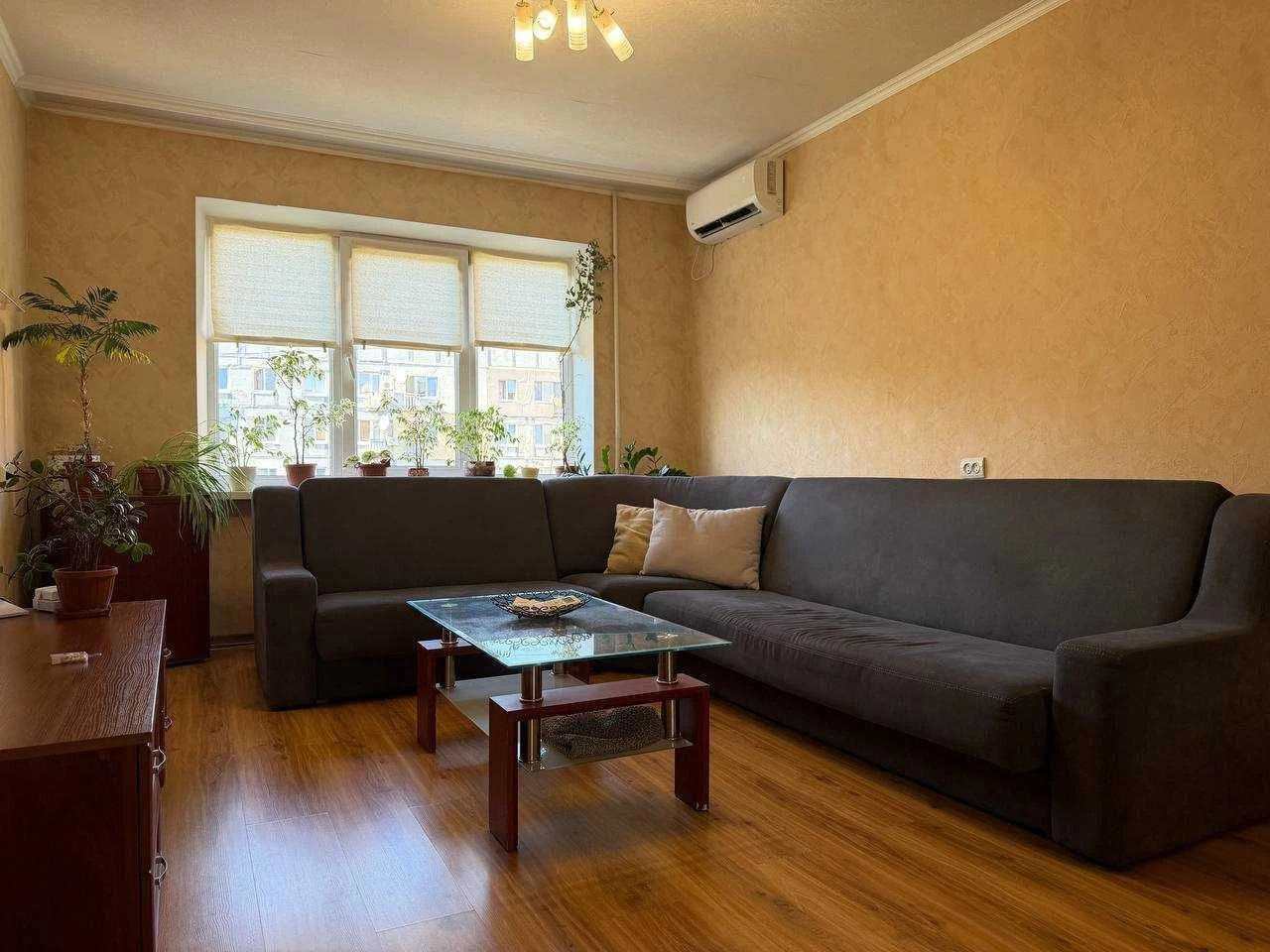 Продам 3-ком. с КАПЕМОНТОМ,Тополь-3.