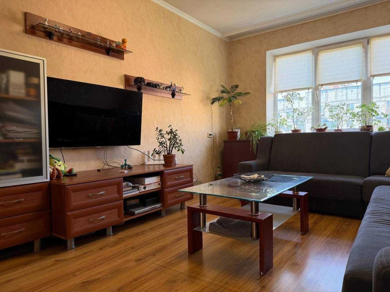 Продам 3-ком. с КАПЕМОНТОМ,Тополь-3.