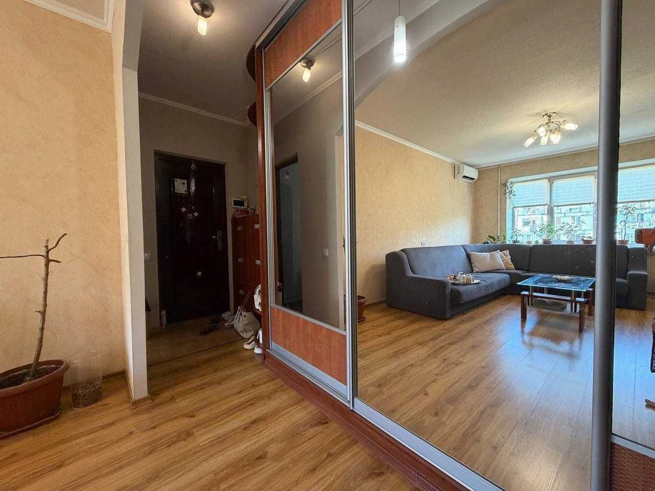 Продам 3-ком. с КАПЕМОНТОМ,Тополь-3.