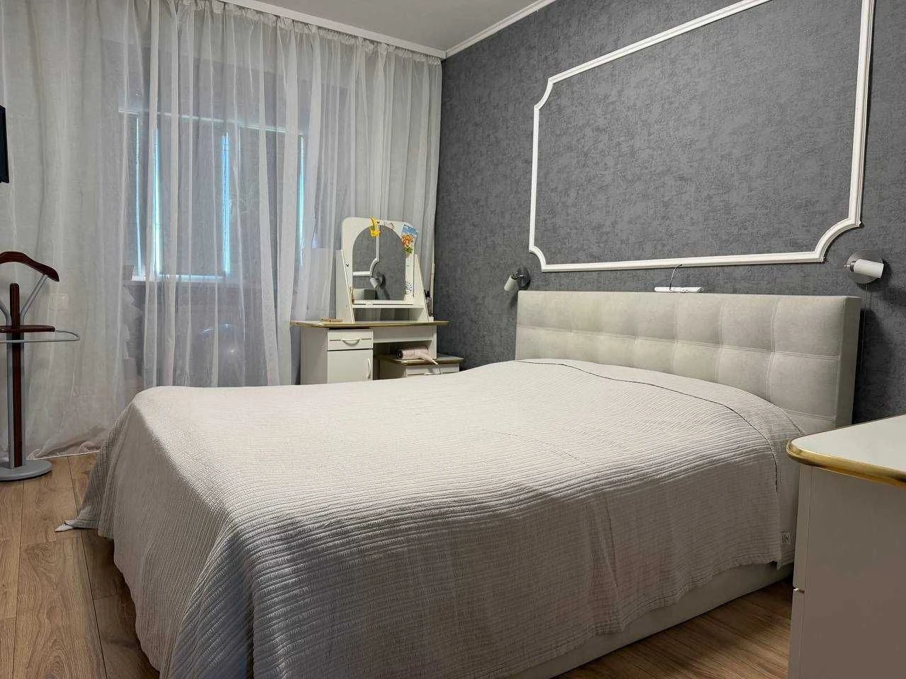 Продам 3-ком. с КАПЕМОНТОМ,Тополь-3.