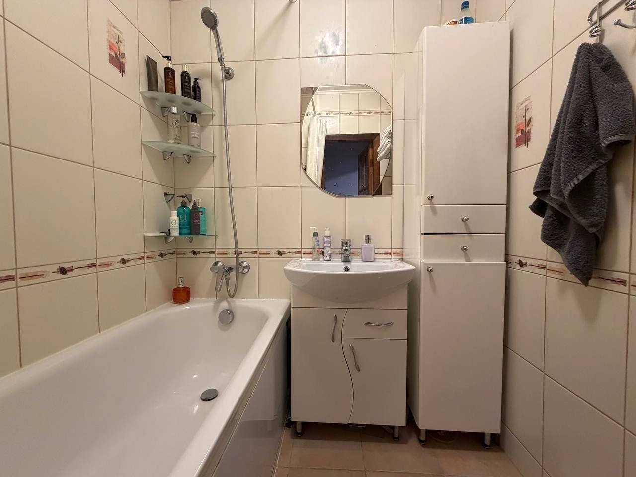 Продам 3-ком. с КАПЕМОНТОМ,Тополь-3.