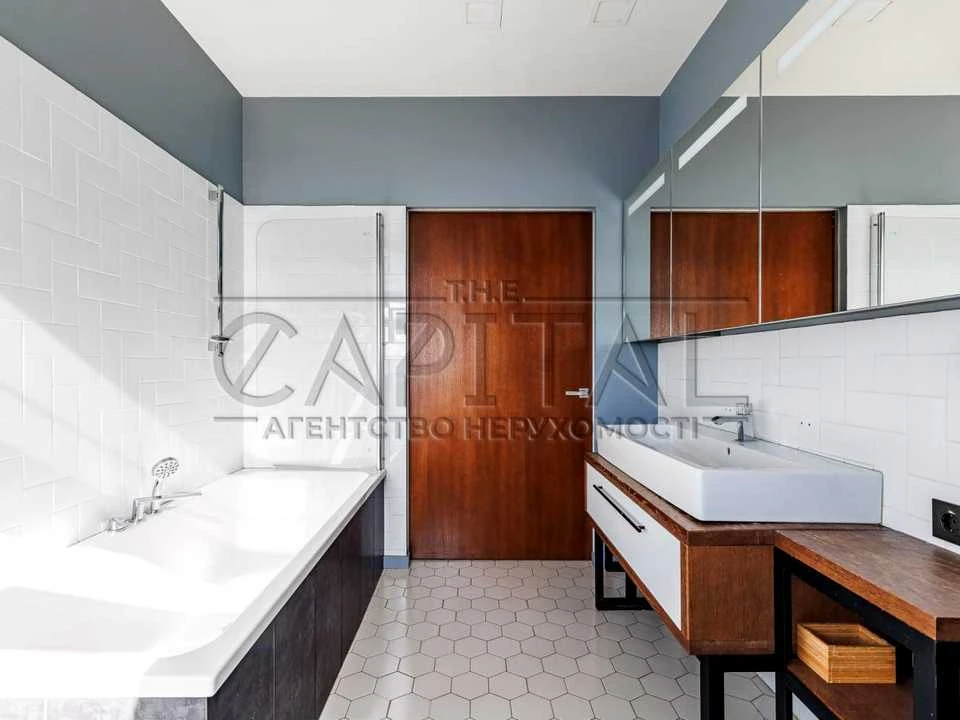 Будинок. Київ, Армійська вул.