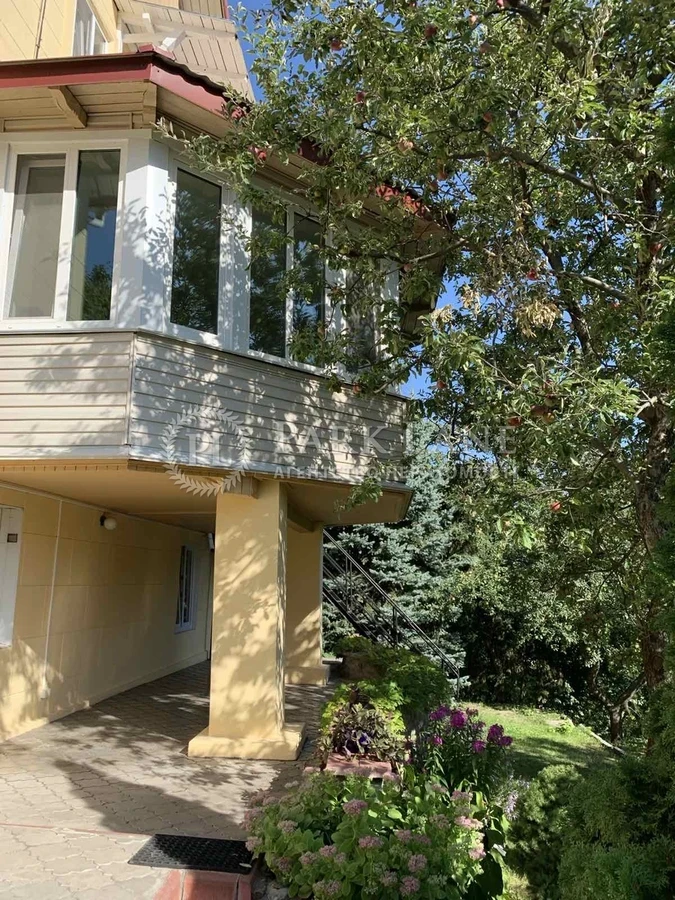 Оренда будинку вул. Редутна в Києві / B-109008