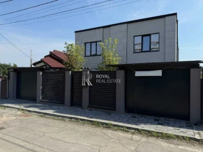 Продається новий будинок 320 м2 6 соток з бомбосховищем у ст