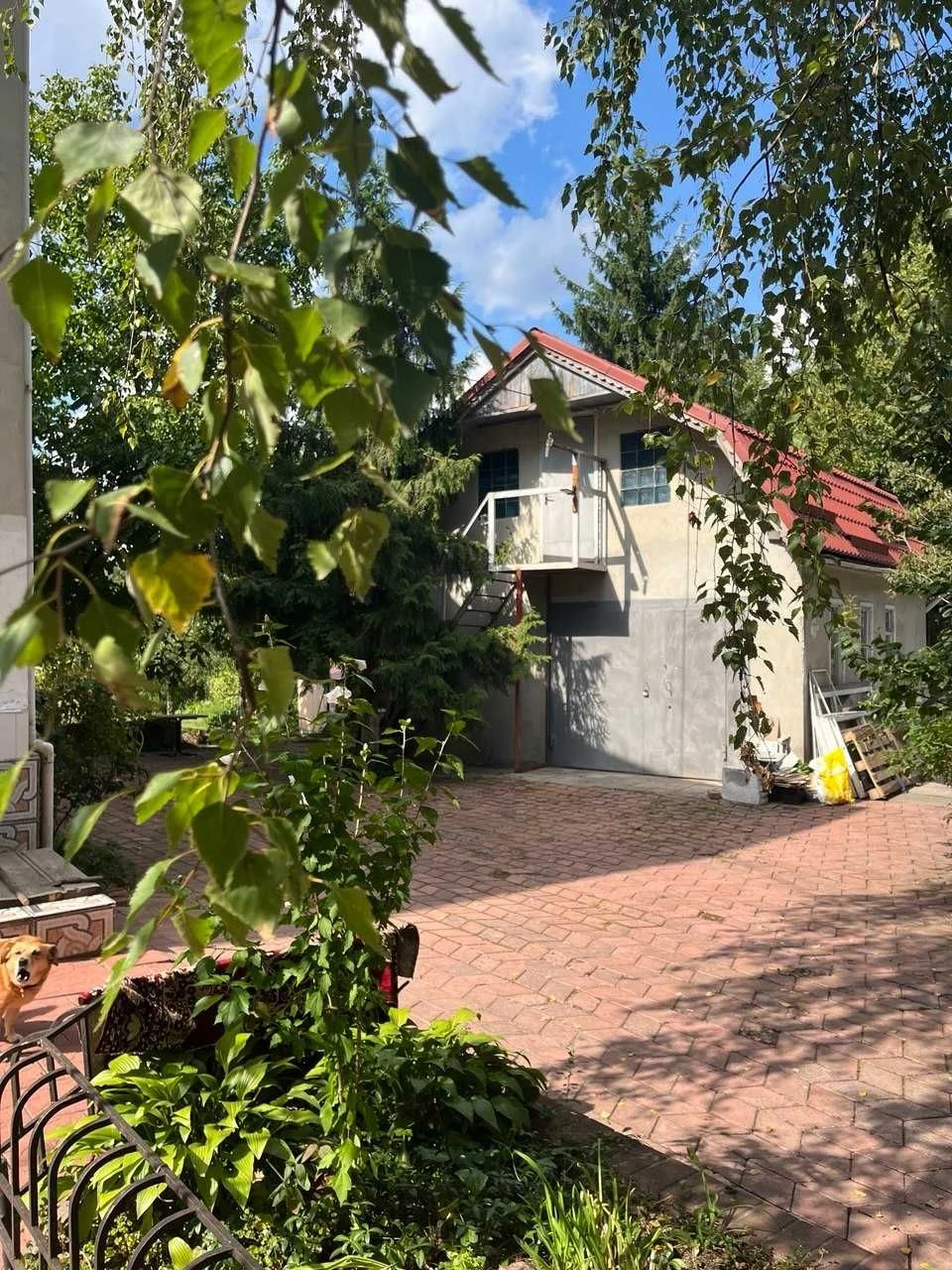 Продажа трехэтажного дома с участком. Киев
