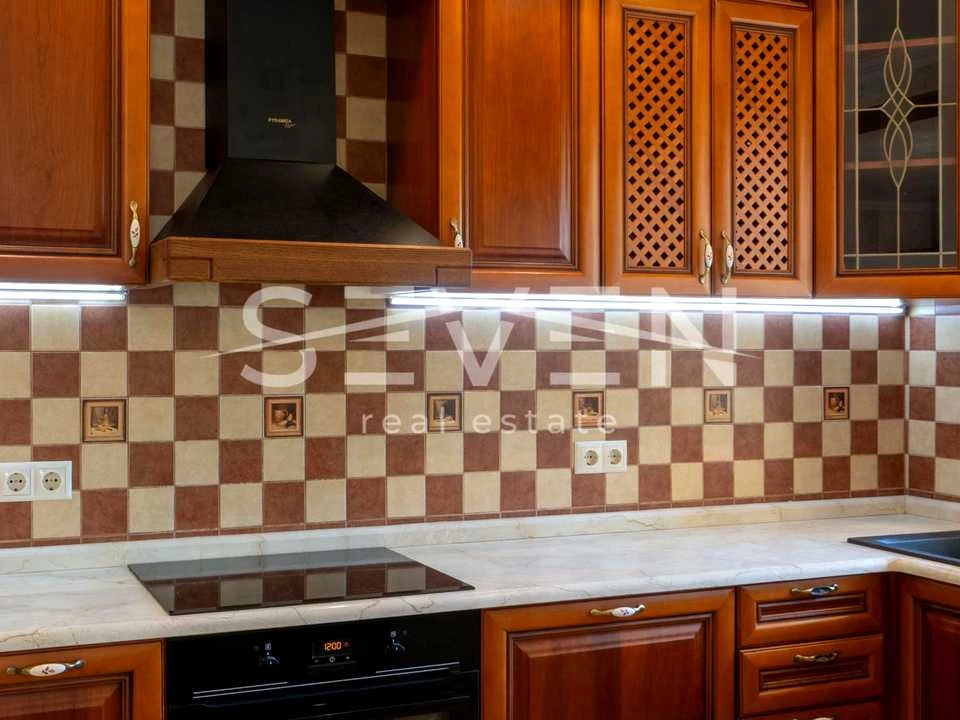 Будинок. Київ, 118-та Садова вул.