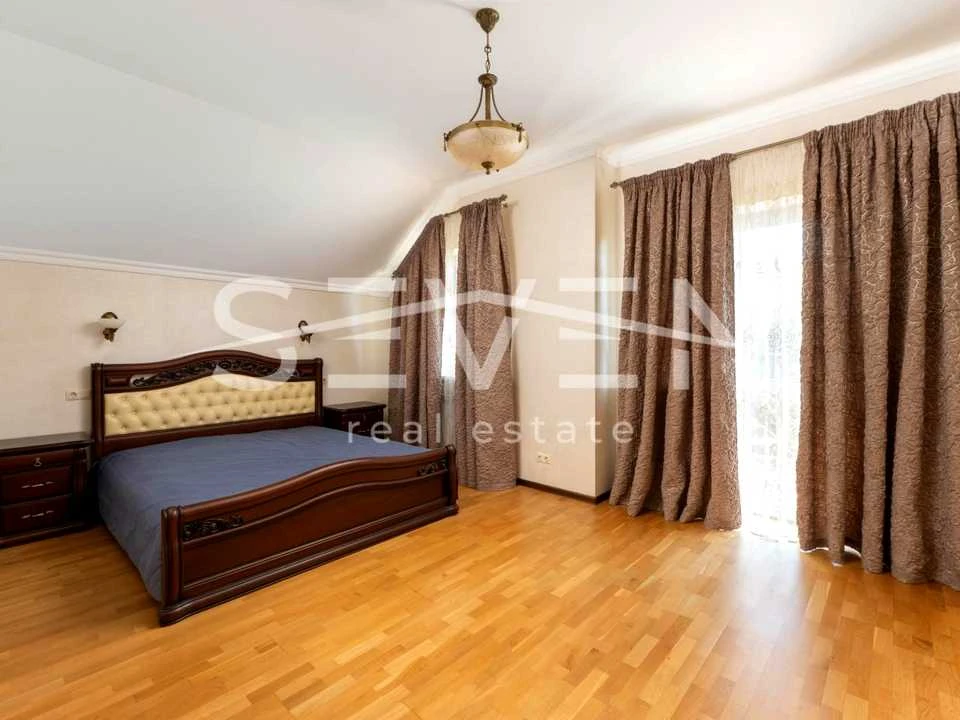 Будинок. Київ, 118-та Садова вул.
