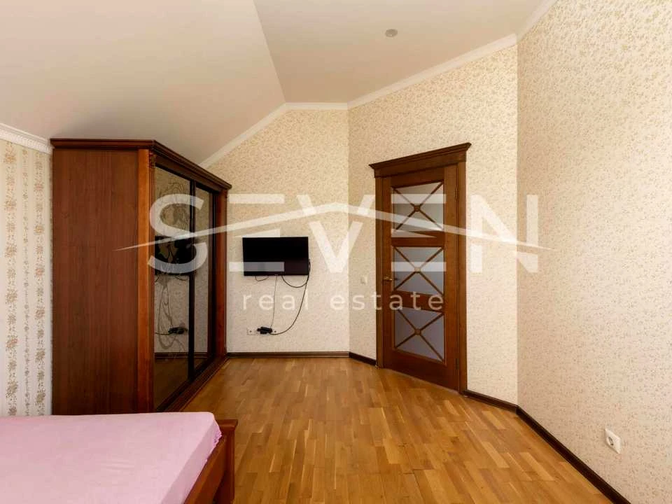 Будинок. Київ, 118-та Садова вул.