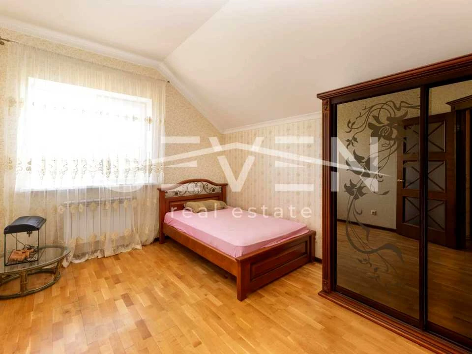 Будинок. Київ, 118-та Садова вул.